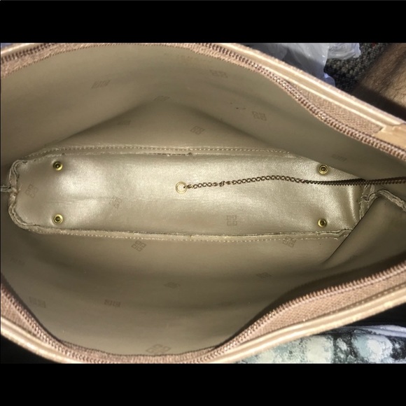 ❤️GIFTED❤️Stunning Vintage Givenchy bag - Picture 5 of 9